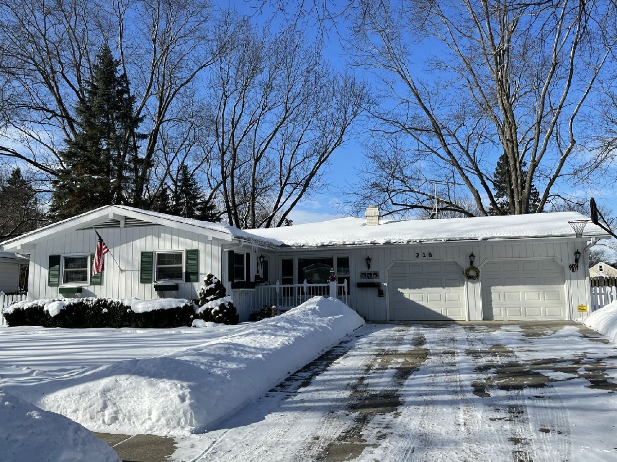 Homes Sold Country Knolls South Elgin Illinois, 216 Pauline