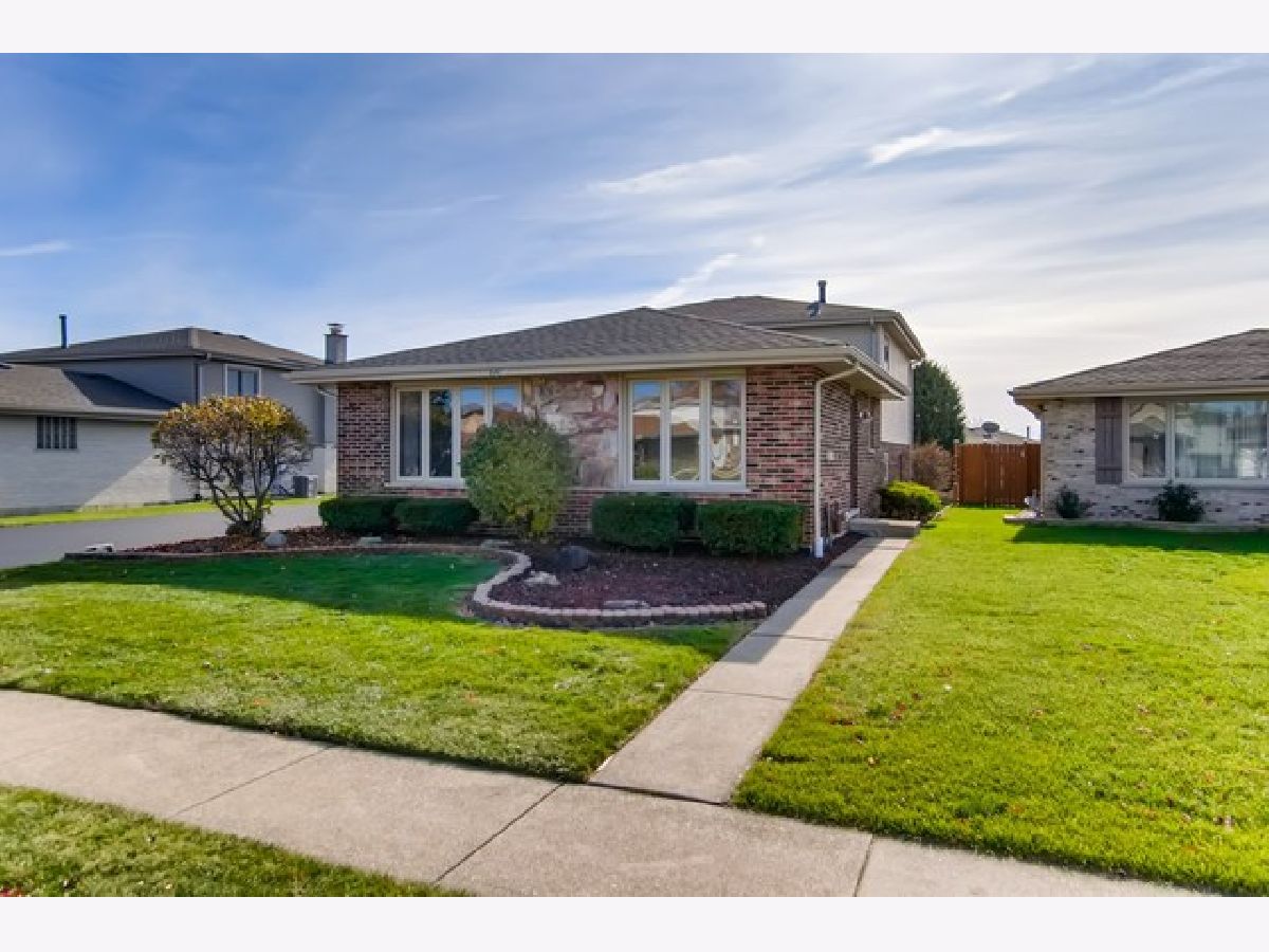 Townhomes & Condos & Homes Sold Westberry Village West Tinley Park Illinois, 8461 161st