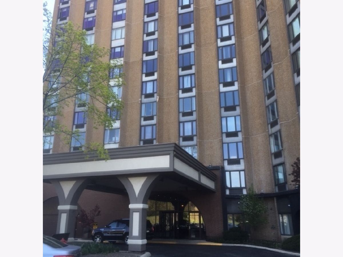 Condominiums Sold Renaissance Towers Palatine Illinois, 1 Renaissance