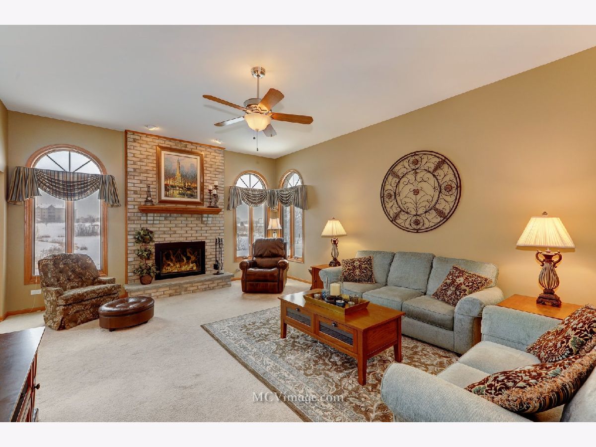 Homes & Condominiums Sold Goodings Grove Unit 4 Homer Glen Illinois, 13982 Churchill
