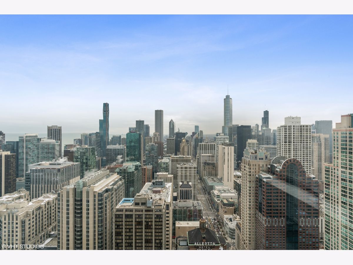 Condominiums Rented Olympia Centre Chicago Illinois, 161 Chicago