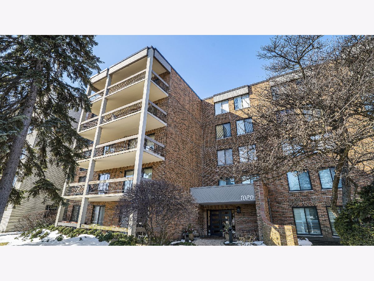 Condominiums Sold Landers House River Forest Illinois, 1020 Harlem