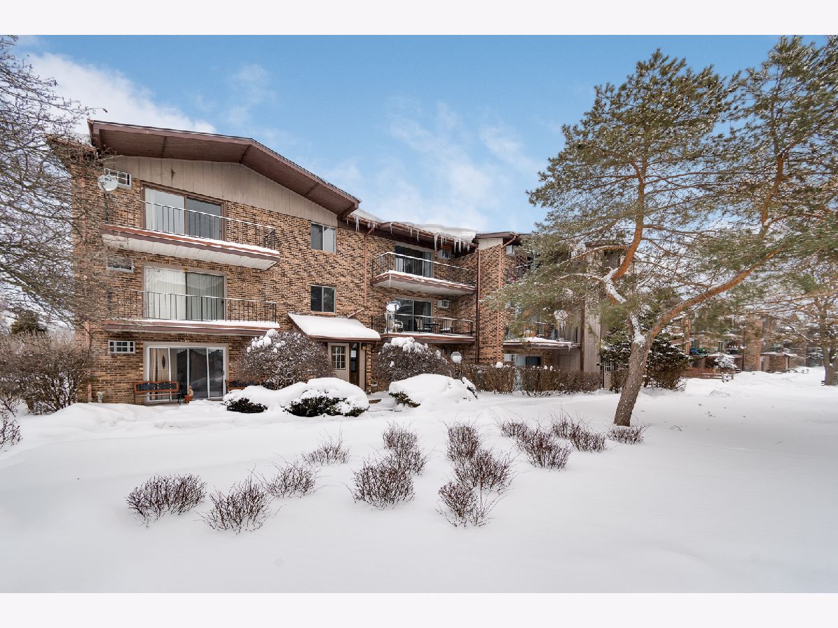 Condominiums Sold Waterbury Woodridge Illinois, 2529 Spring