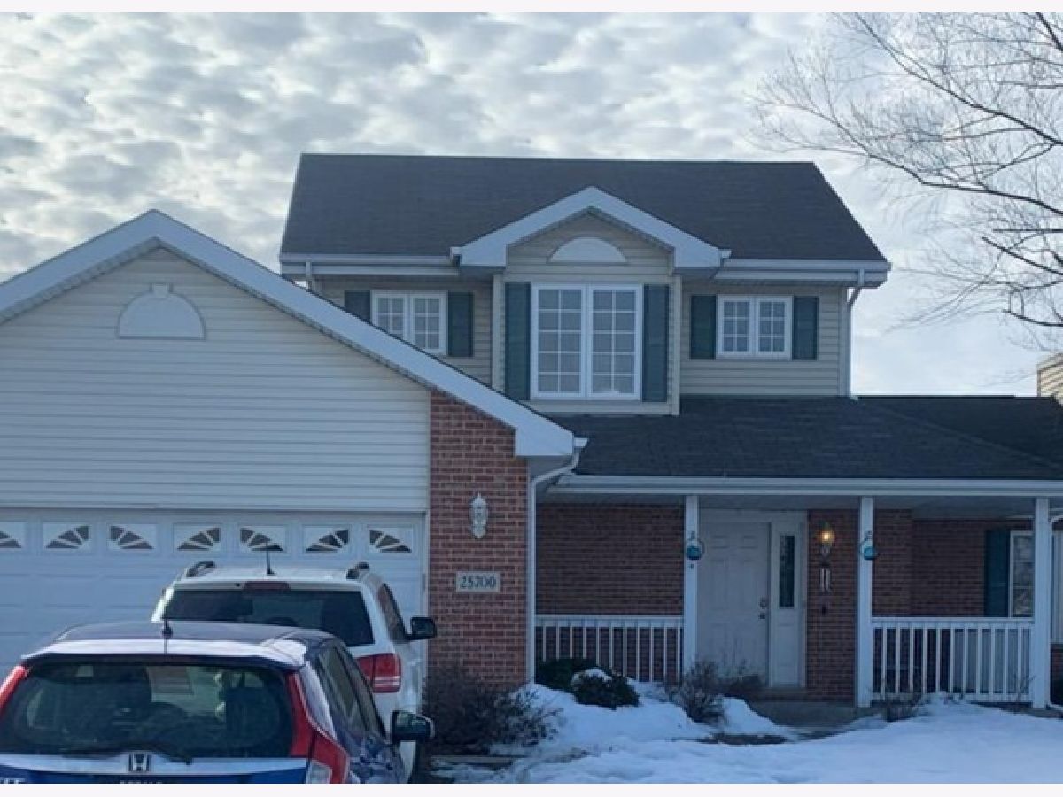 Homes & Condos & Townhomes Sold Highlands Monee Illinois, 25700 Hoover