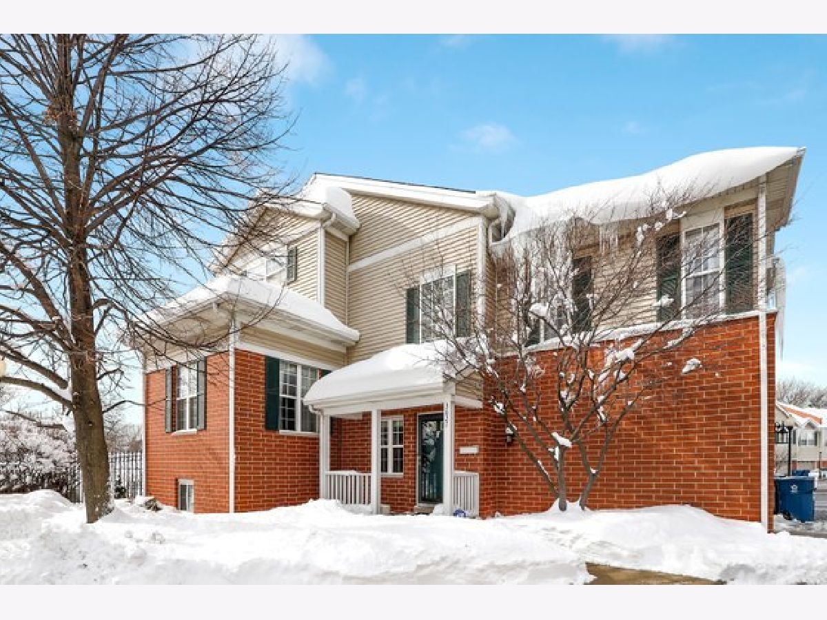 Townhomes & Homes Sold Old Irving Village Chicago Illinois, 3827 Milwaukee