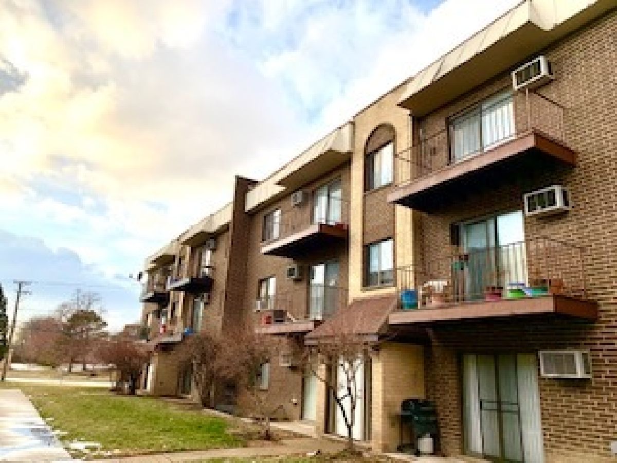 Condos & Townhomes & Homes Sold Glen Grove Glenview Illinois, 10429 Dearlove