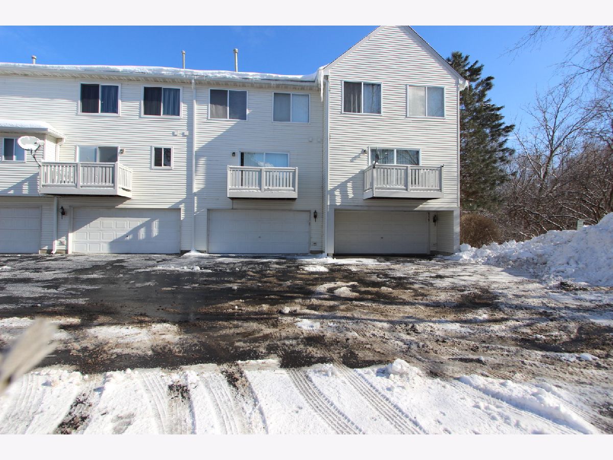 Townhomes & Homes Rented Bayberry Waukegan Illinois, 937 Darla