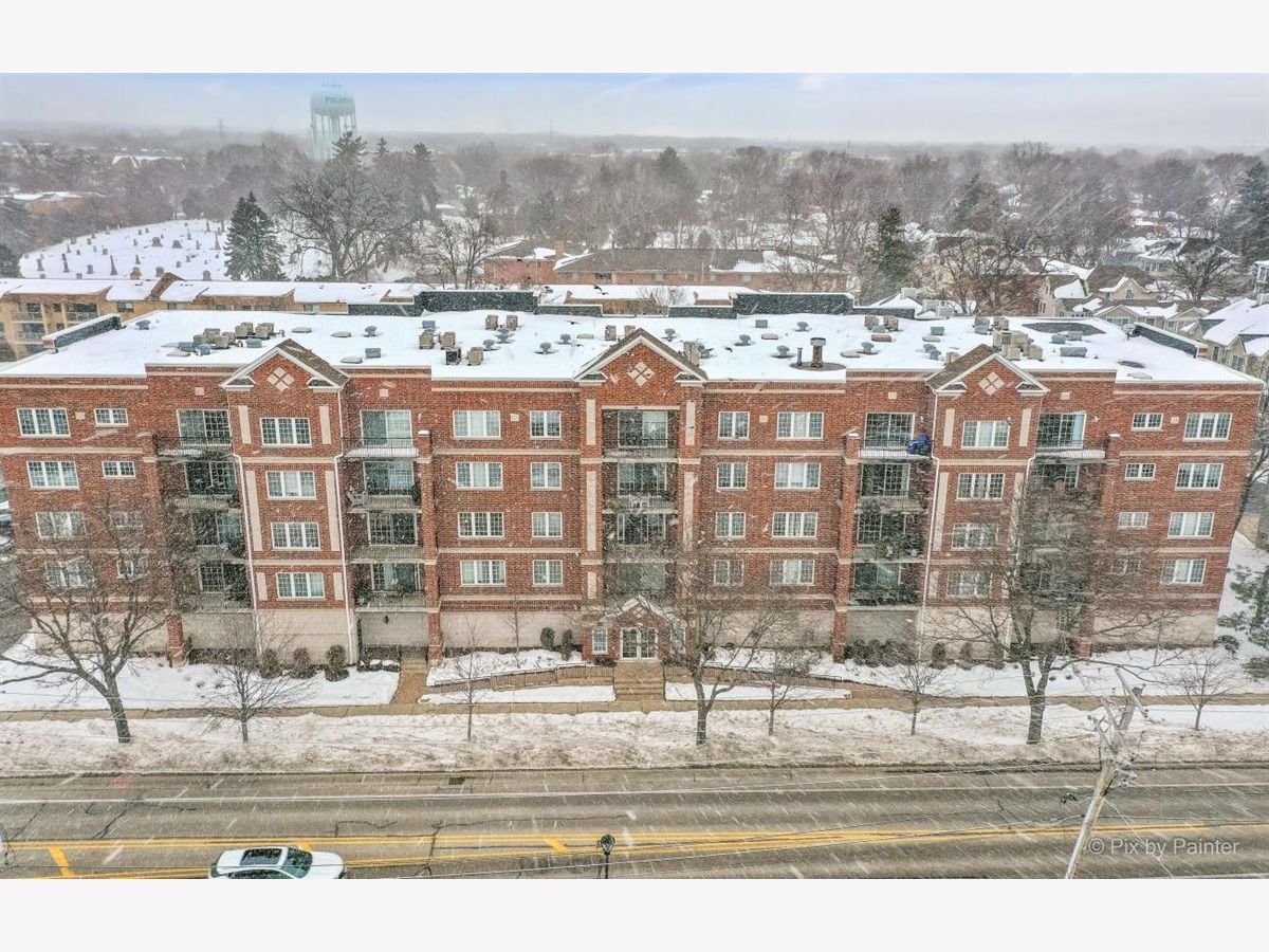 Condominiums Rented Wellington Court Palatine Illinois, 124 Colfax
