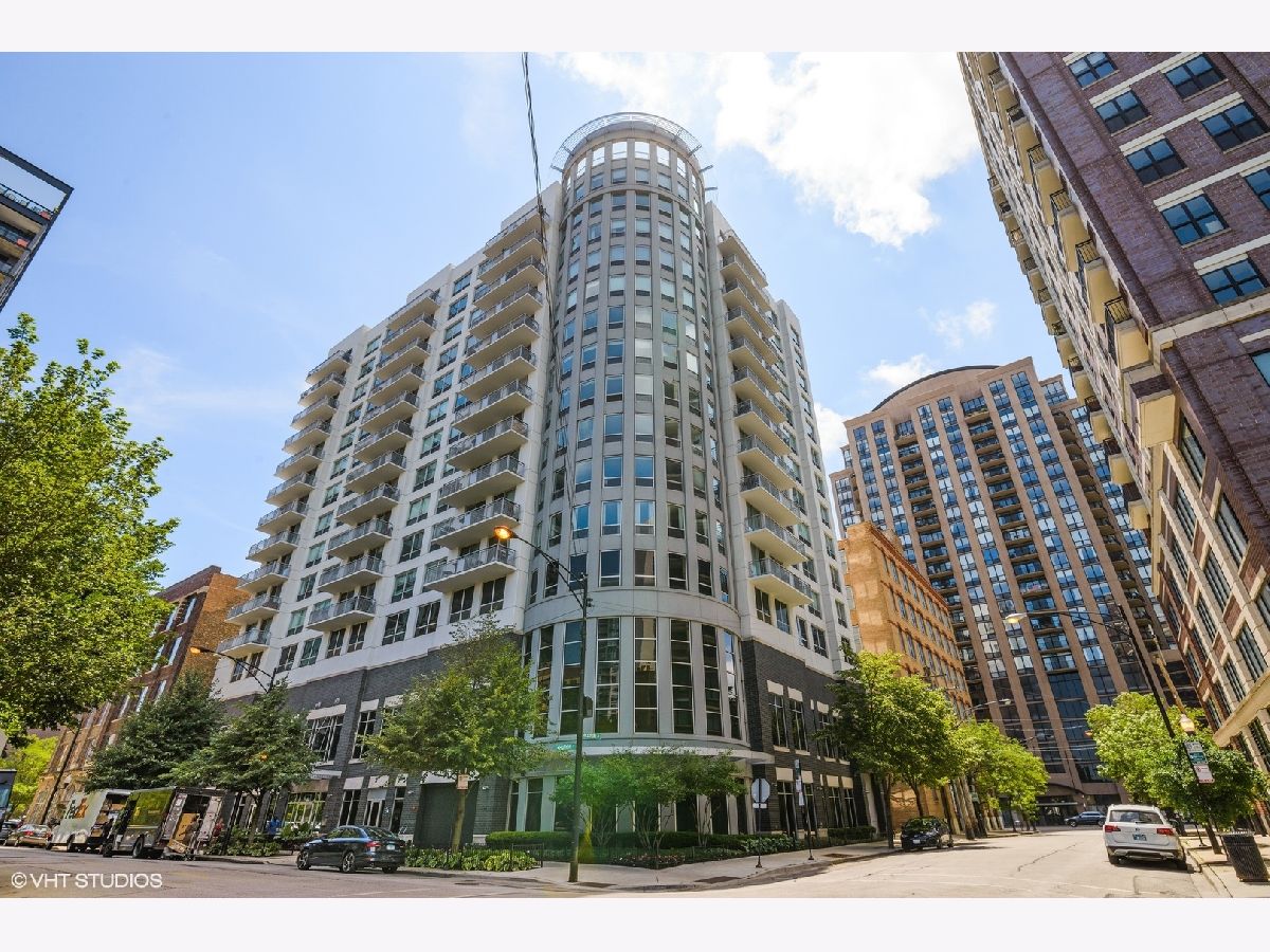 Condominiums Sold Huron Pointe Chicago Illinois, 421 Huron