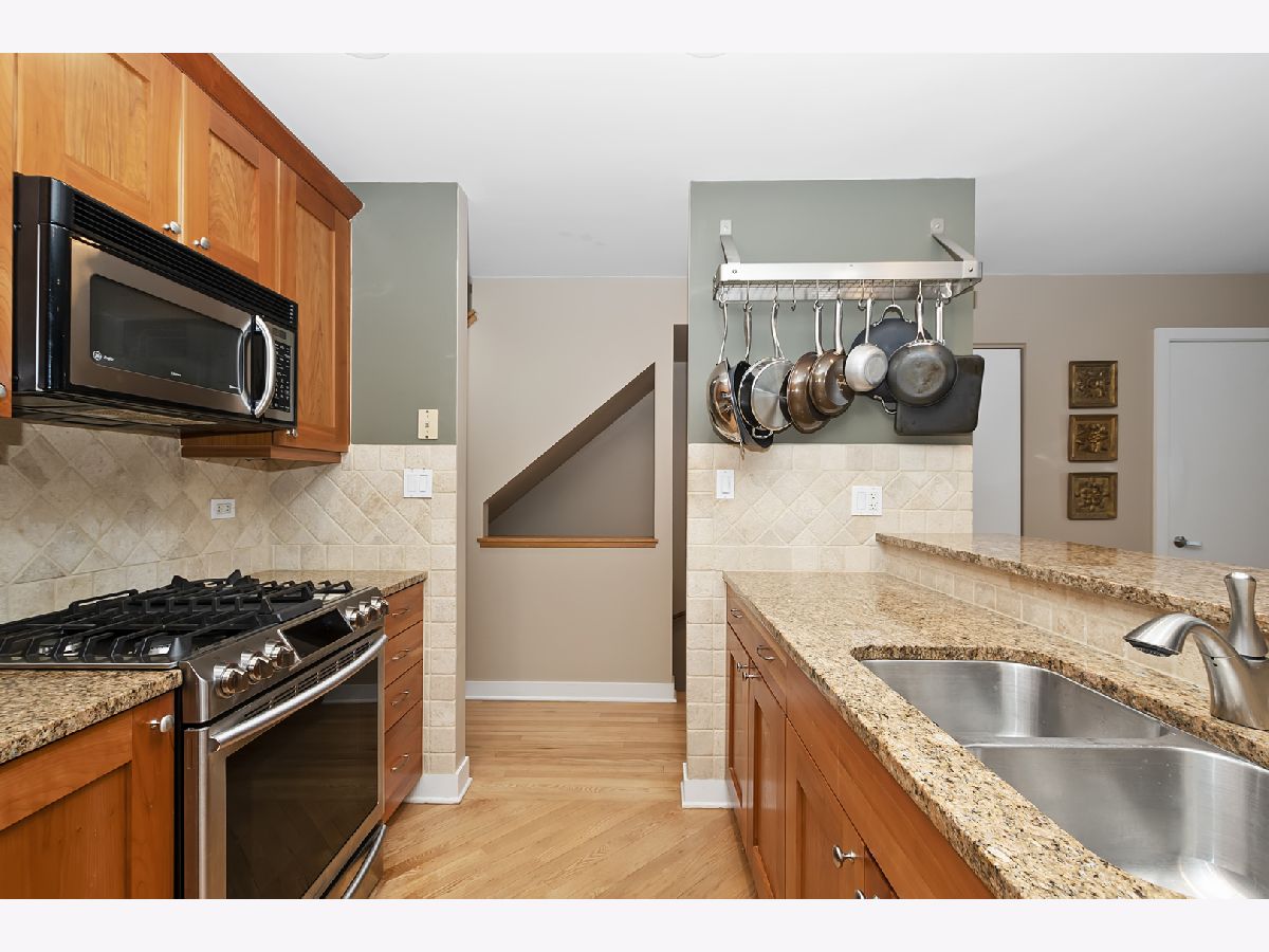 Townhomes Sold Lakewood Commons Chicago Illinois, 2326 Lakewood