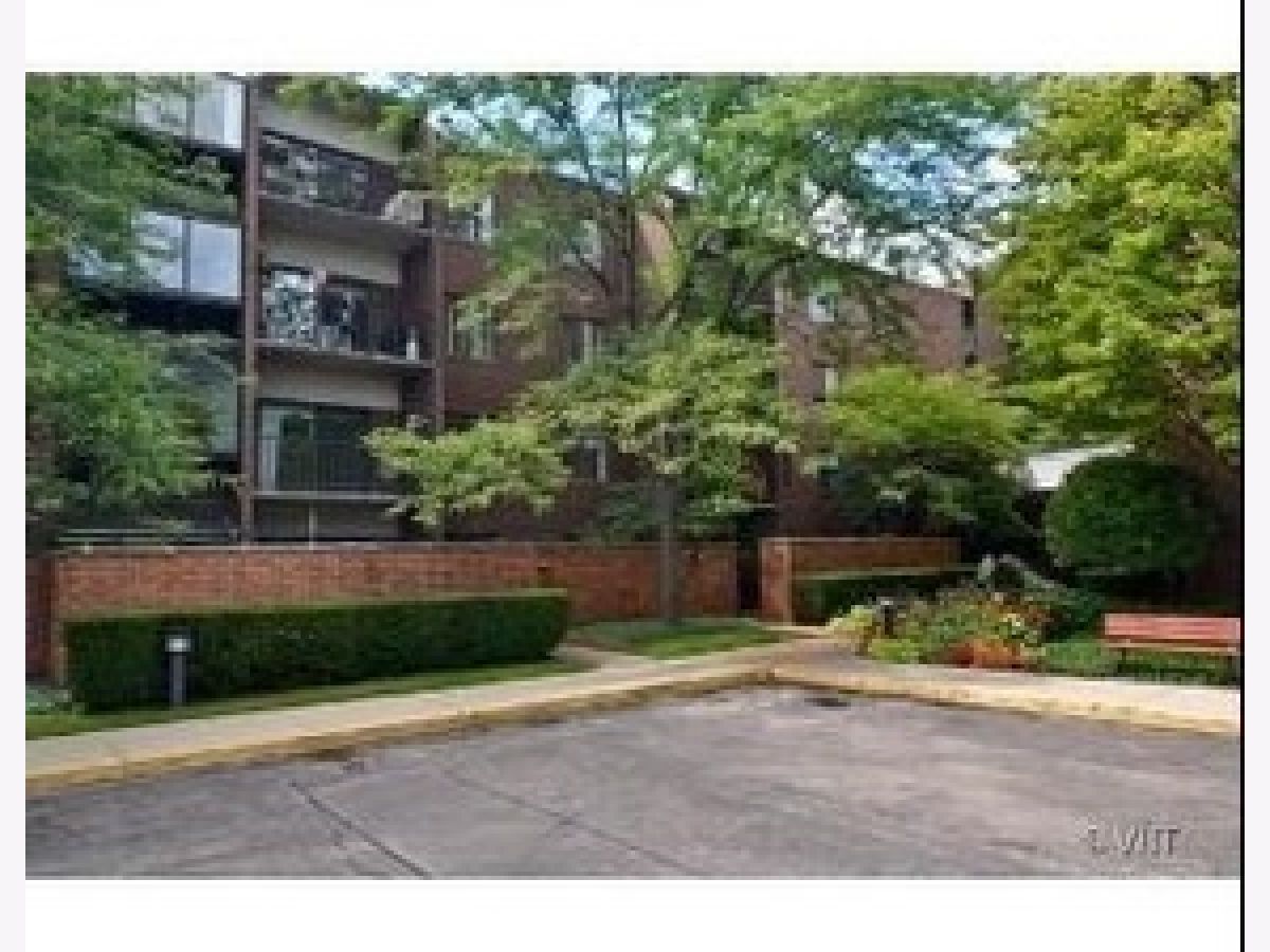 Condominiums Rented The Gallery Park Ridge Illinois, 2150 Bouterse