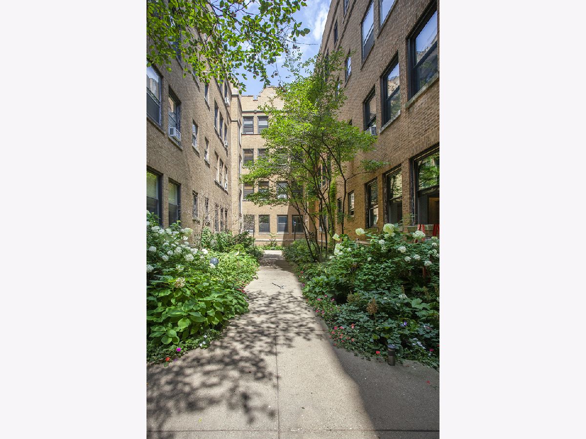 Condos & Townhomes Sold Waveland Court Condos Chicago Illinois, 636 Waveland