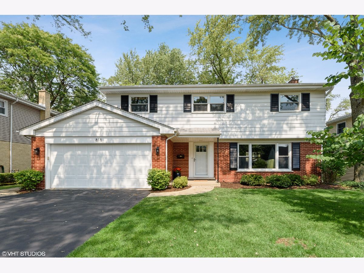 Homes Sold Hickory Meadows Arlington Heights Illinois, 818 Olive