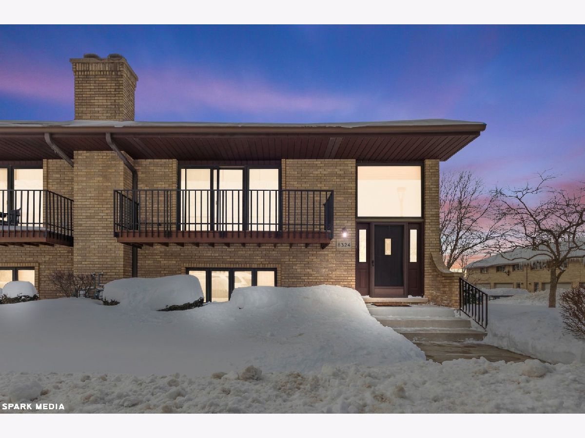 Townhomes Sold Woodland Court Condos Darien Illinois, 8324 Woodland