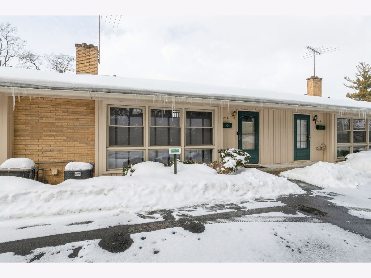 Townhomes Sold Bryton Square Libertyville Illinois, 924 Milwaukee