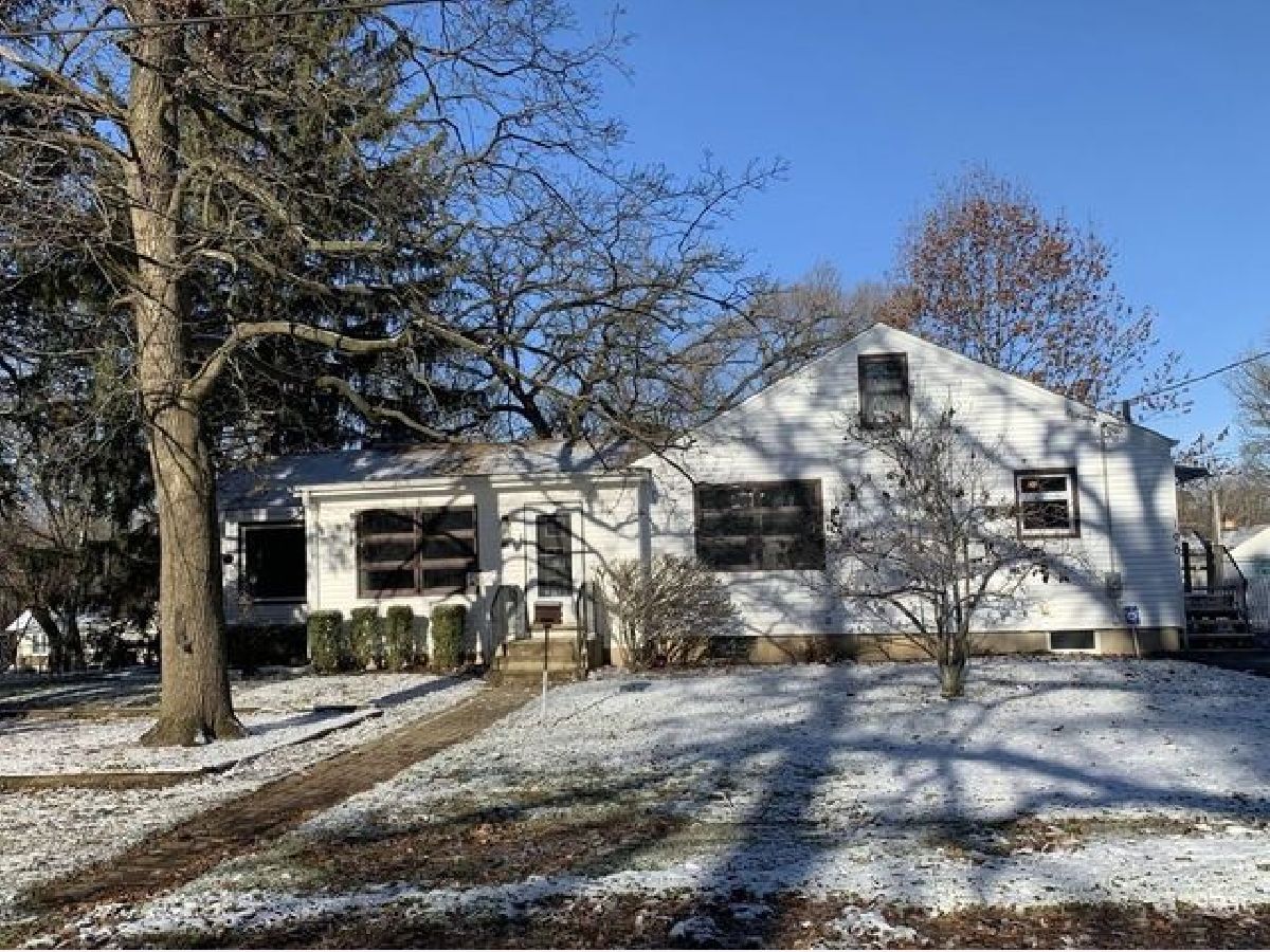 Homes Rented Oakwood Beach Lake Zurich Illinois, 100 Ash