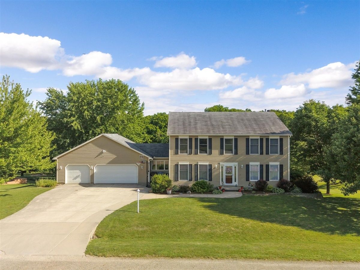 Homes Sold Mallingham Bloomington Illinois, 19683 Chelsea