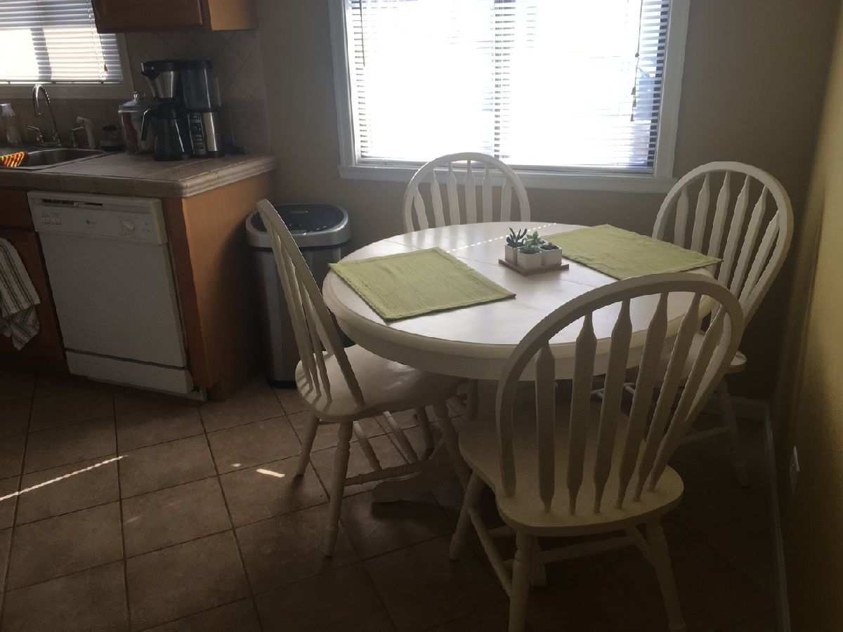 Townhomes & Condos & Homes Rented Weathersfield South Schaumburg Illinois, 1118 Woonsocket