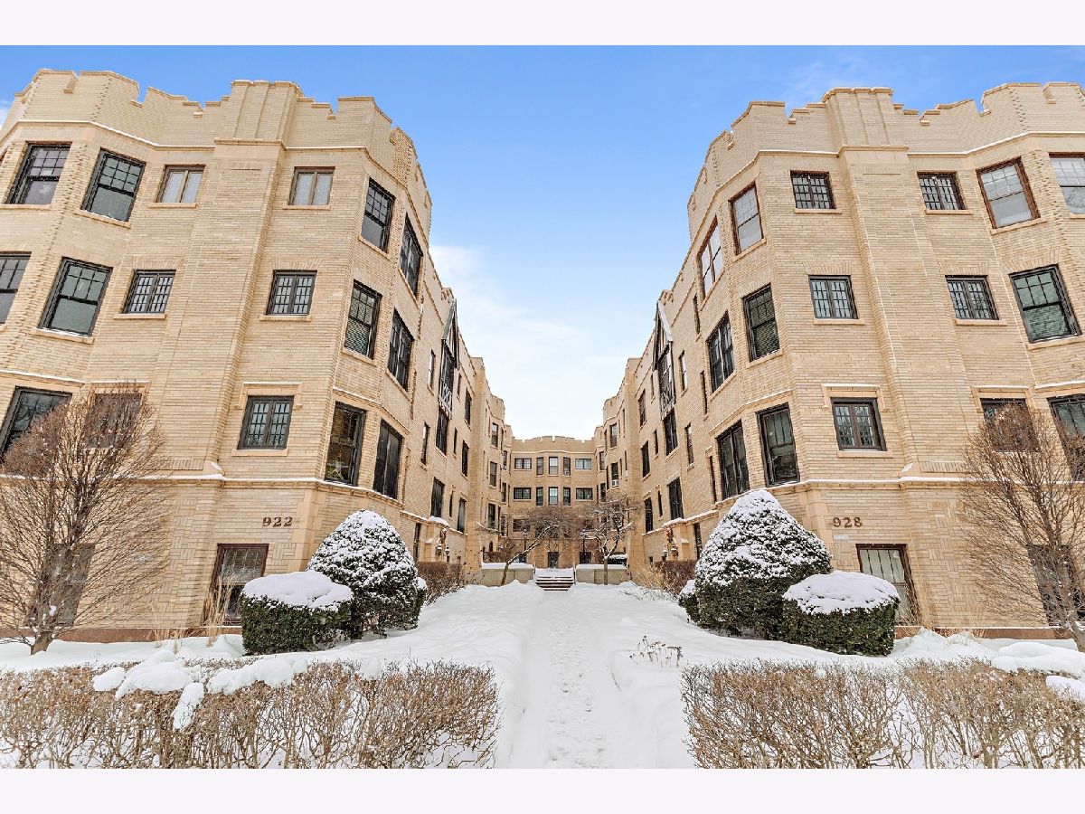 Condominiums Sold Judson Court Evanston Illinois, 924 Judson