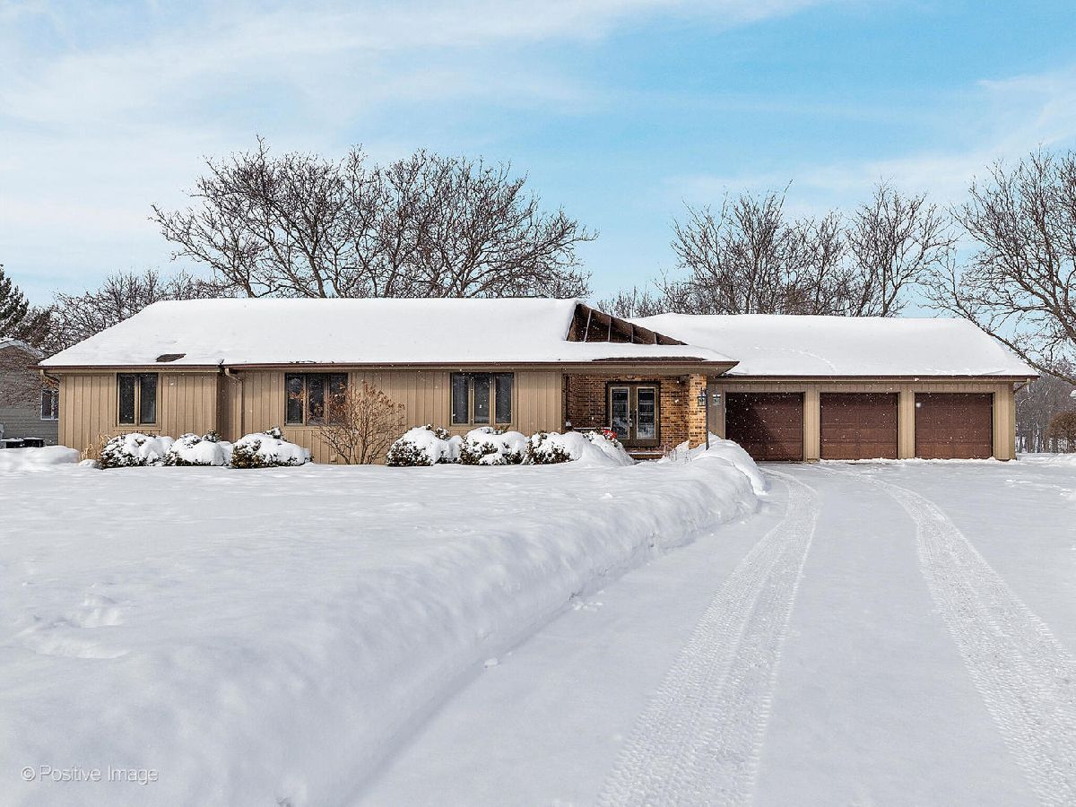 Homes & Condos & Townhomes Sold Greenwood Acres Dekalb Illinois, 2803 Greenwood Acres