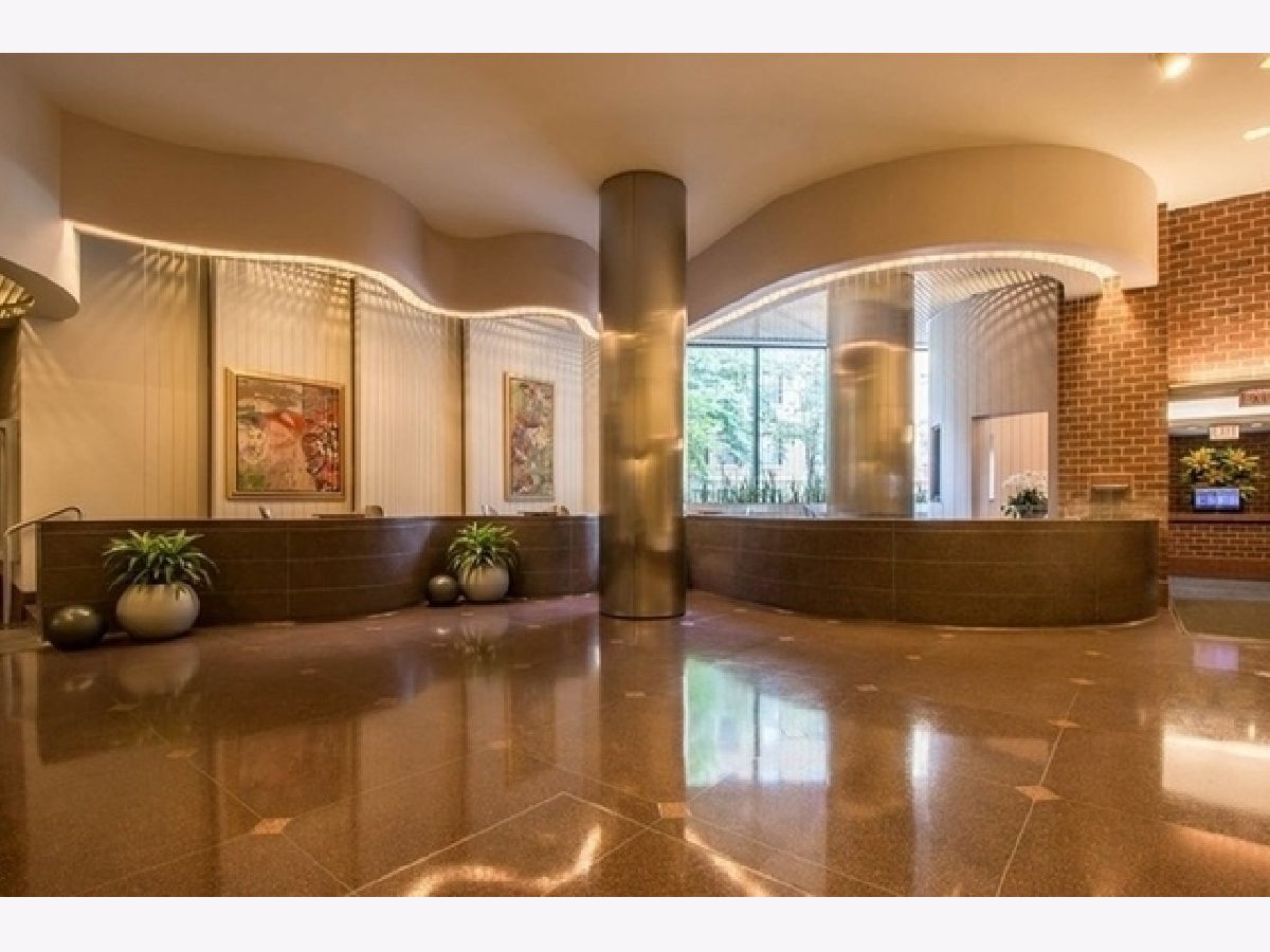 Condominiums Sold New York Condominiums Chicago Illinois, 3660 Lake Shore