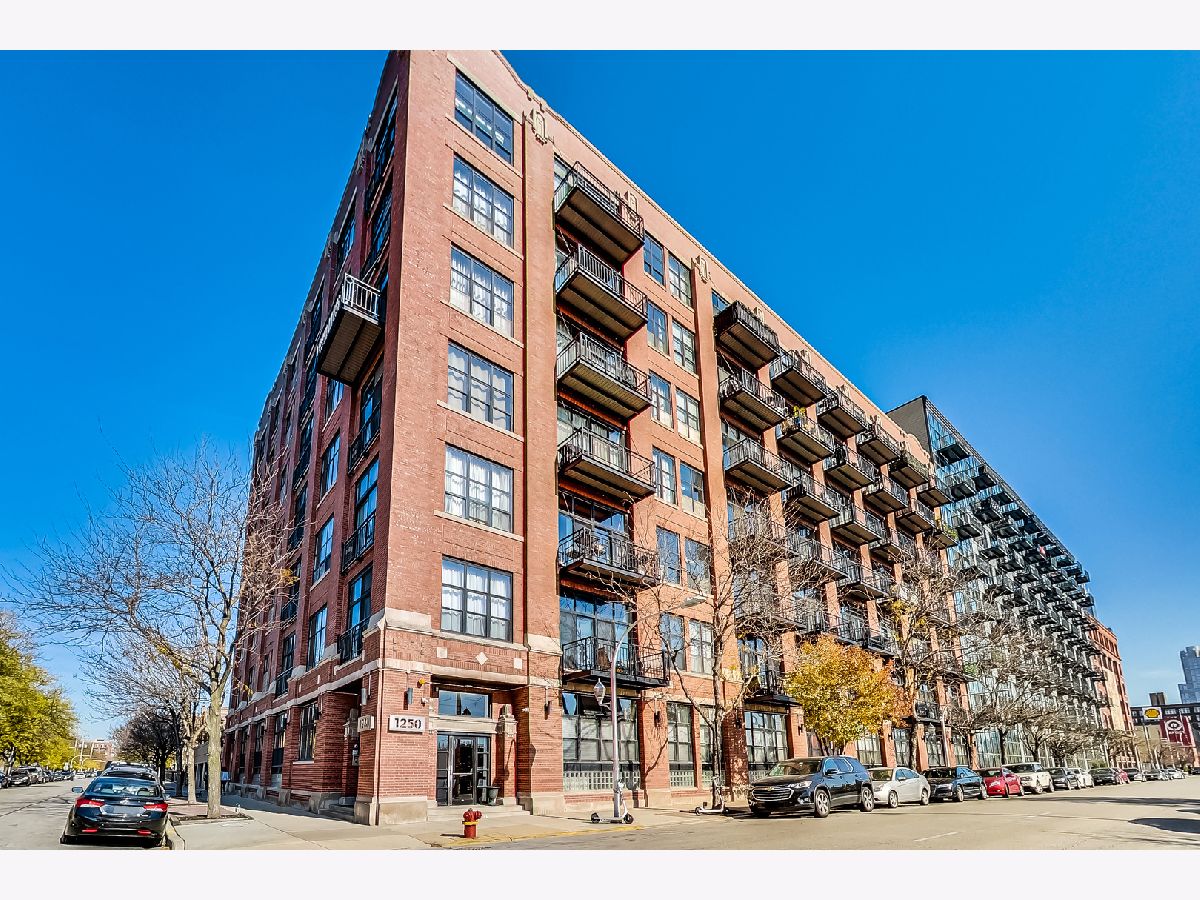 Condominiums Sold Vanguard Lofts Chicago Illinois, 1250 Van Buren