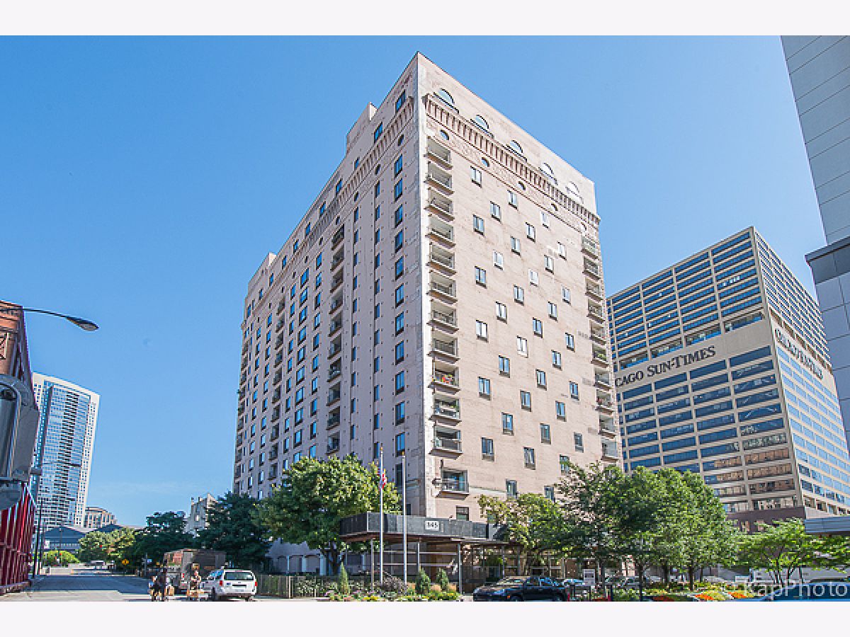 Condominiums Rented Fulton House Chicago Illinois, 345 Canal