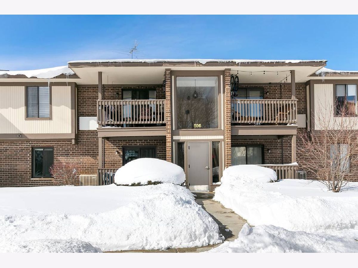 Condominiums Sold Somerset Crystal Lake Illinois, 596 Somerset