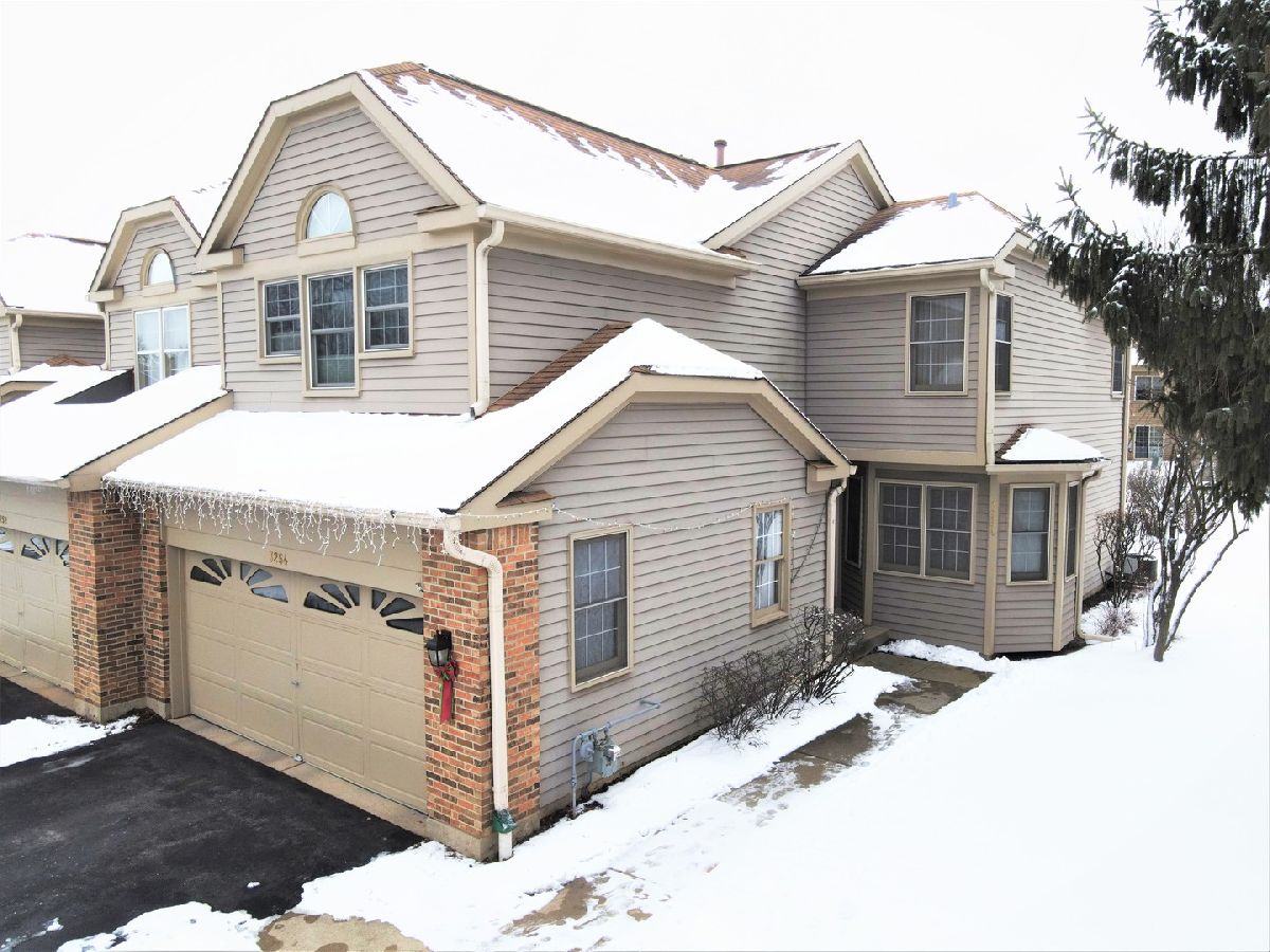 Frenchmens Cove Arlington Heights IL, Townhomes & Condos & Homes For