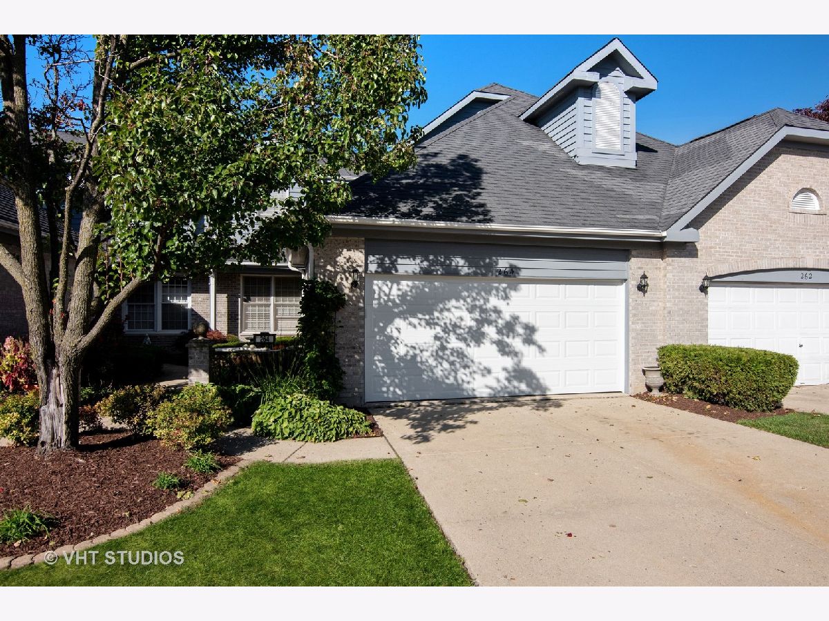 Bloomfield Club Bloomingdale IL, Townhomes & Homes For Sale & For Rent