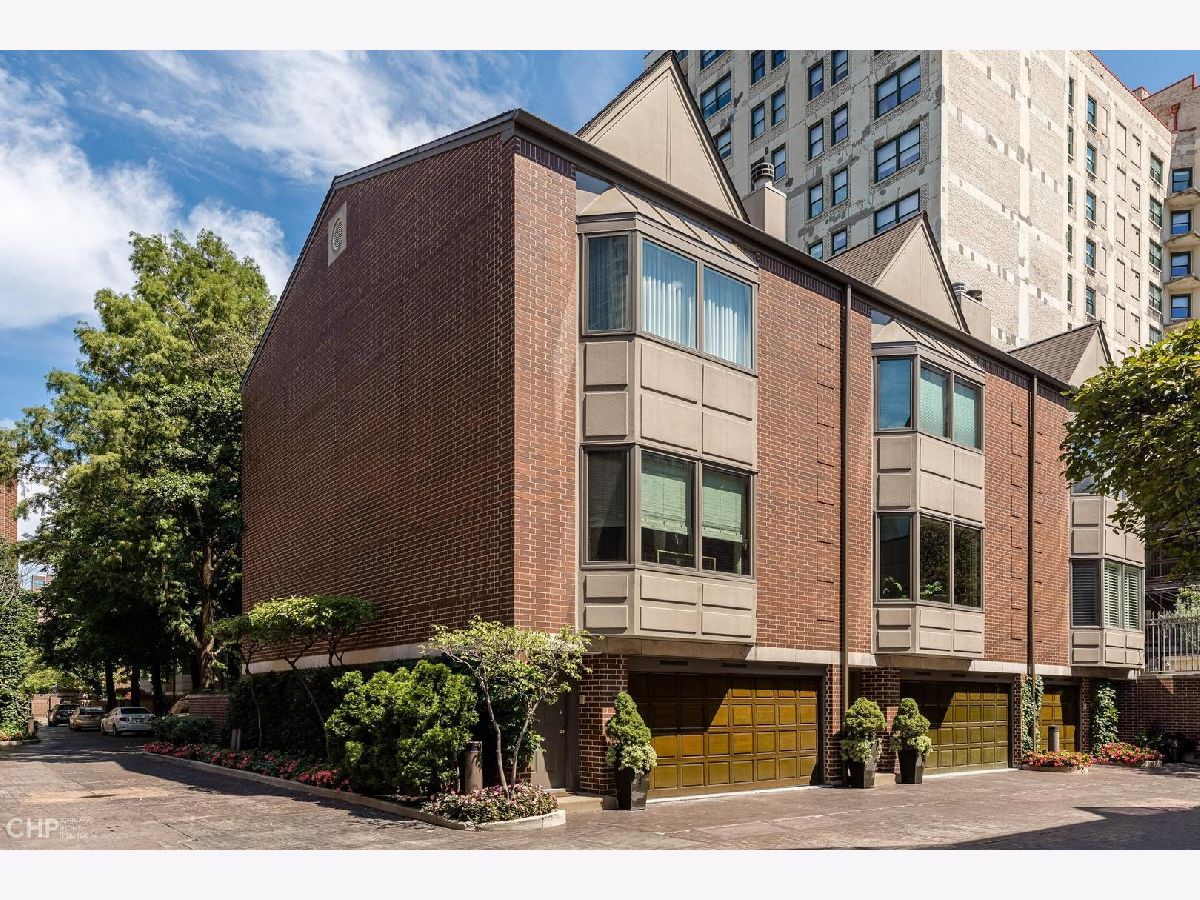 Townhomes Sold Beekman Place Chicago Illinois, 55 Goethe