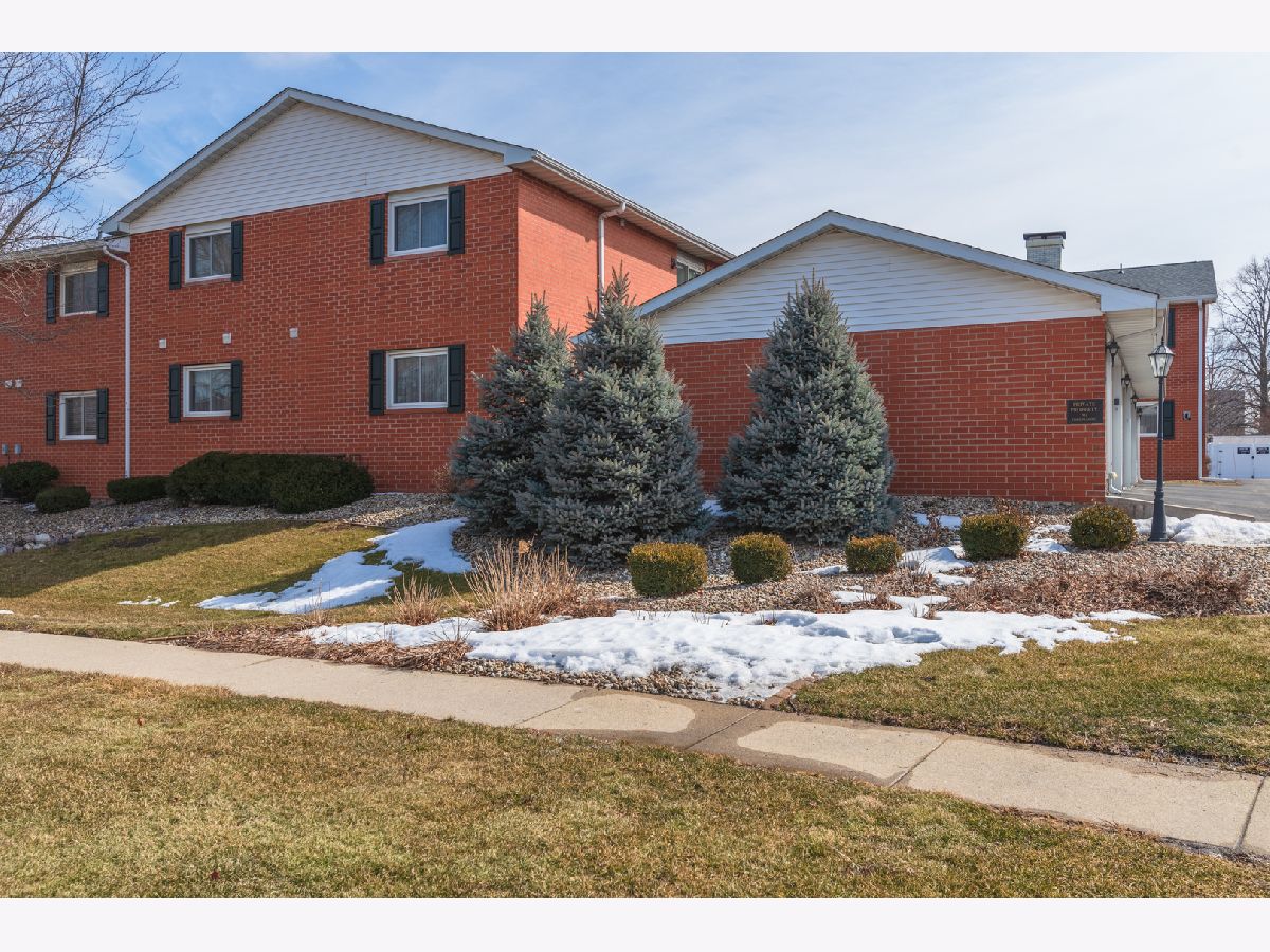 Condos & Townhomes & Homes Sold Canterbury Bloomington Illinois, 14 Canterbury