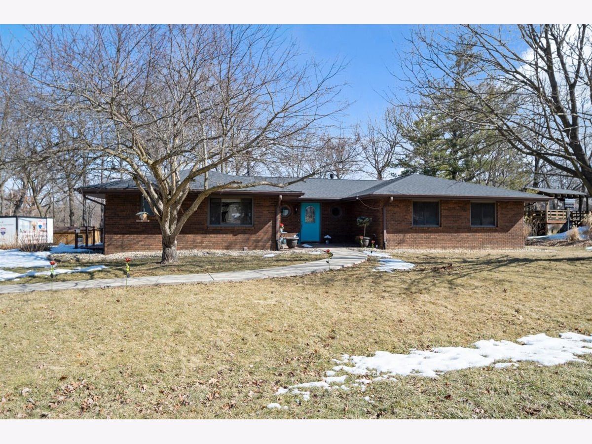 Homes & Condos & Townhomes Sold Brentwood Bloomington Illinois, 19316 Nottingham