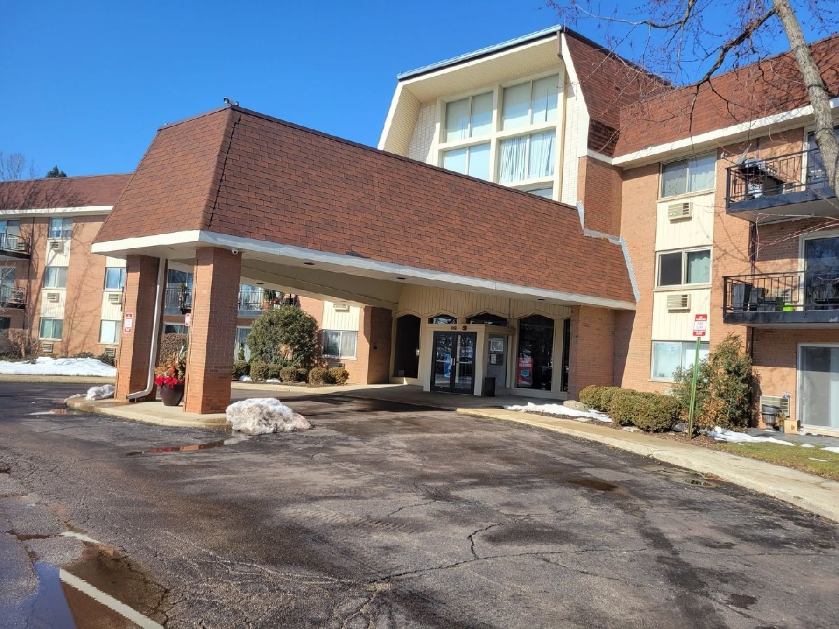 Condominiums Rented Royal Glen Glen Ellyn Illinois, 1188 Royal Glen