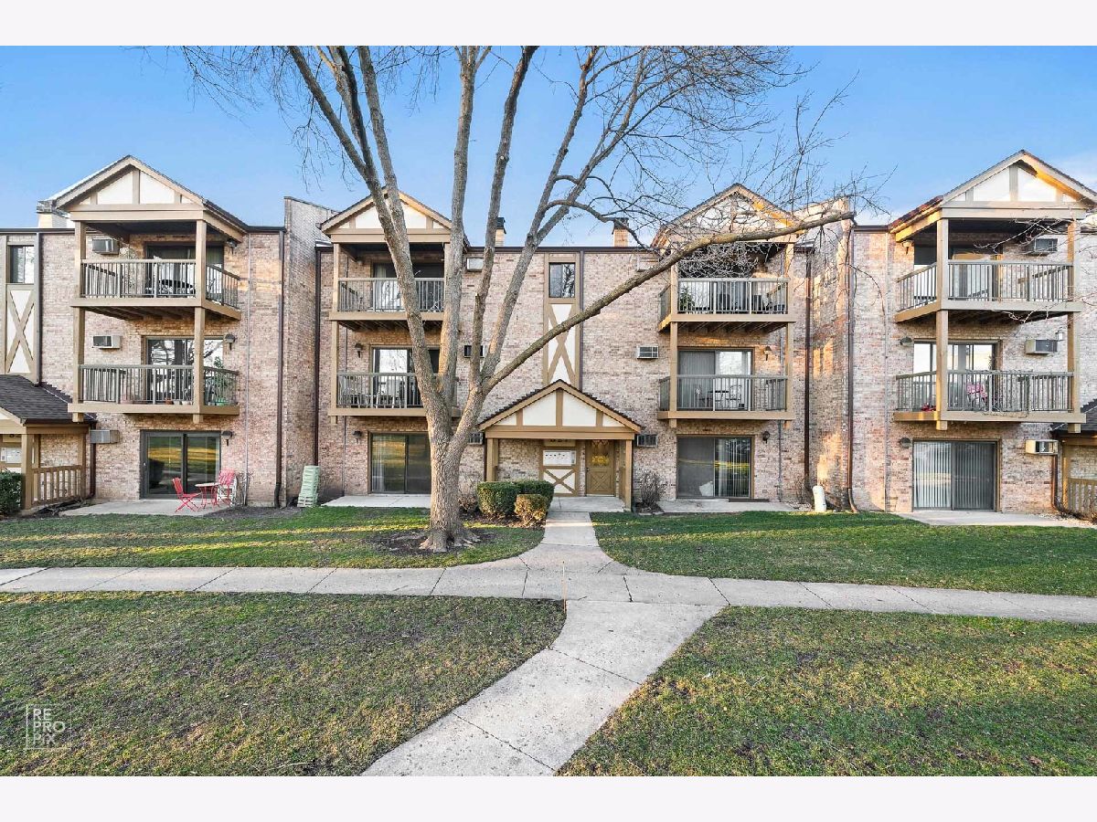 Condominiums Rented Church Creek Arlington Heights Illinois, 827 Dwyer