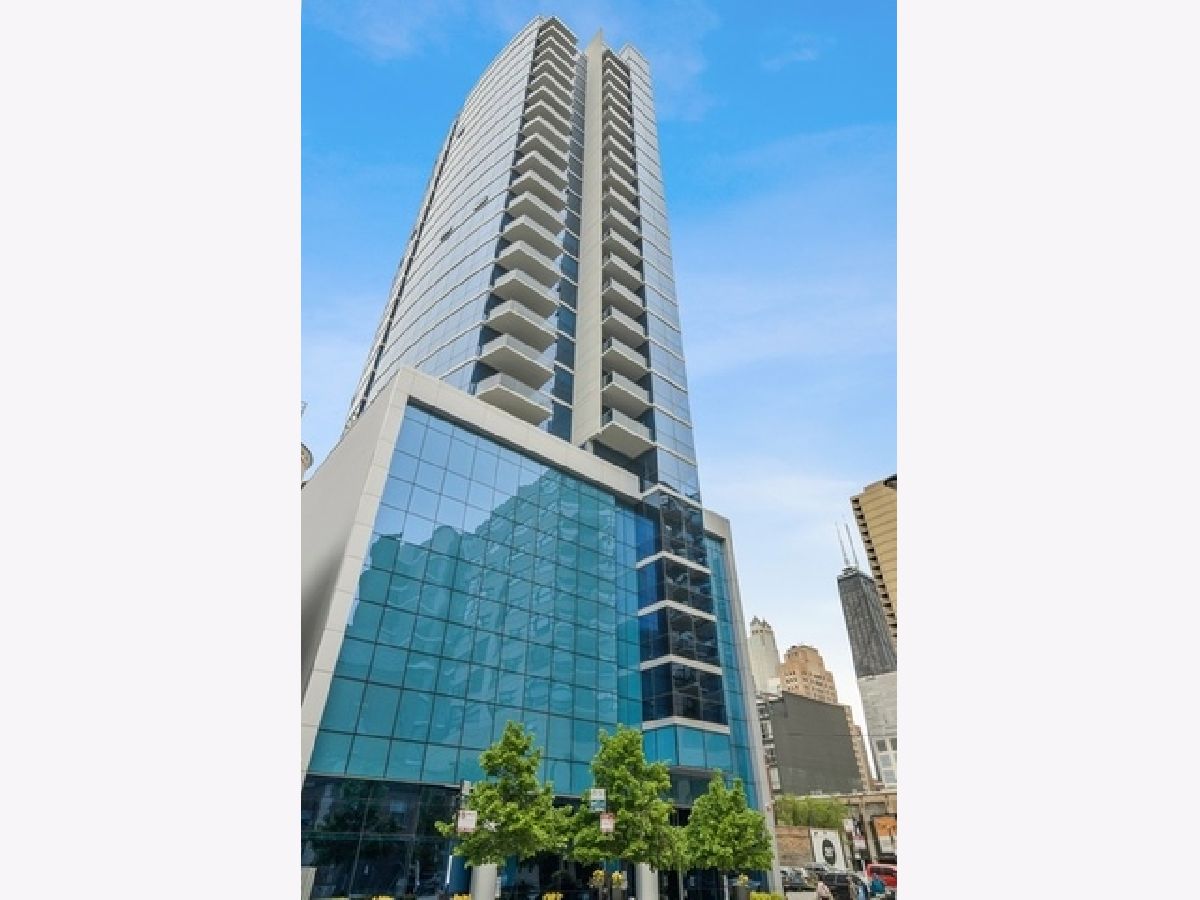 Condominiums Sold Superior 110 Chicago Illinois, 110 Superior