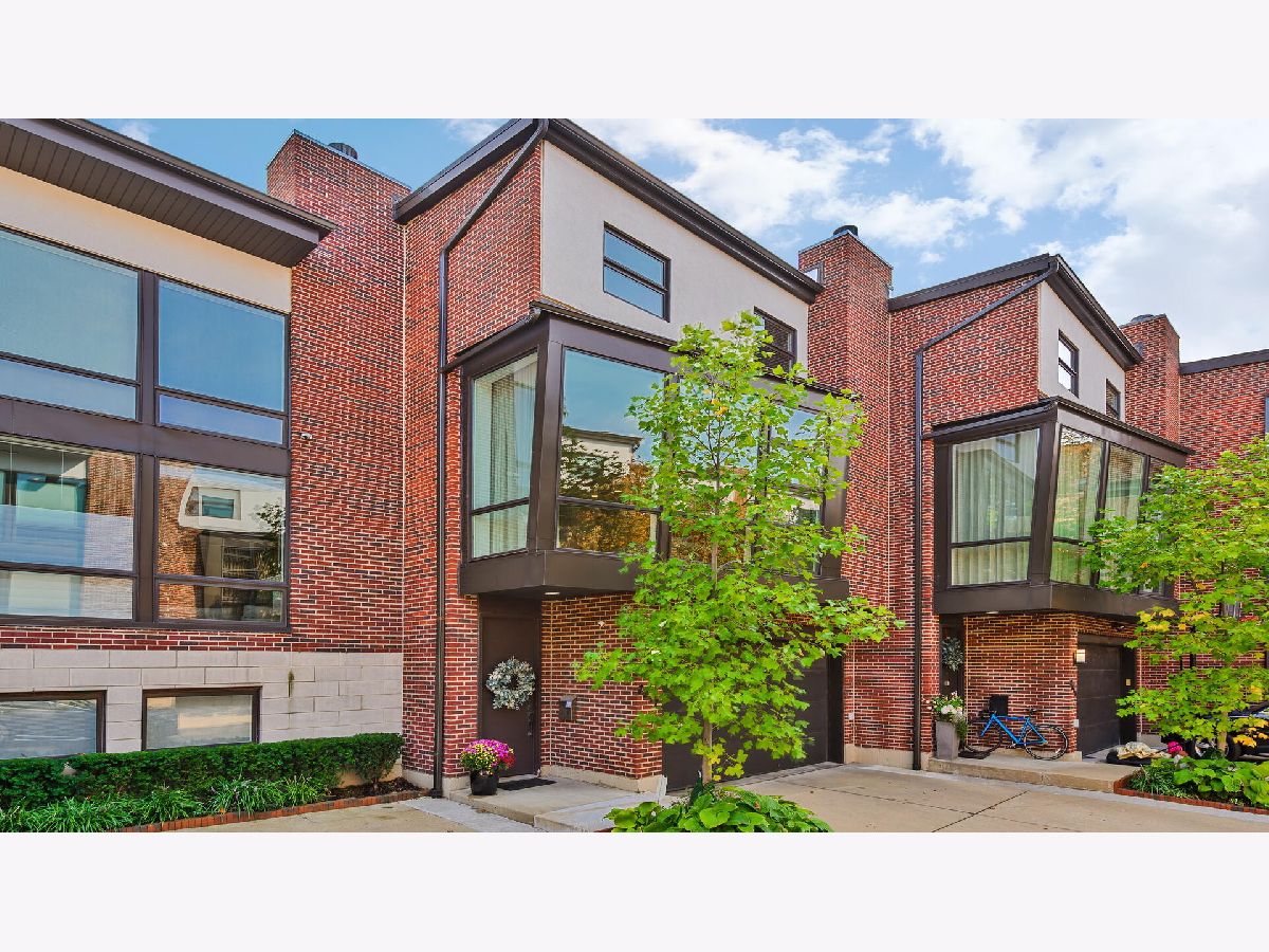 Townhomes Sold Bosworth Place Chicago Illinois, 2317 Bosworth