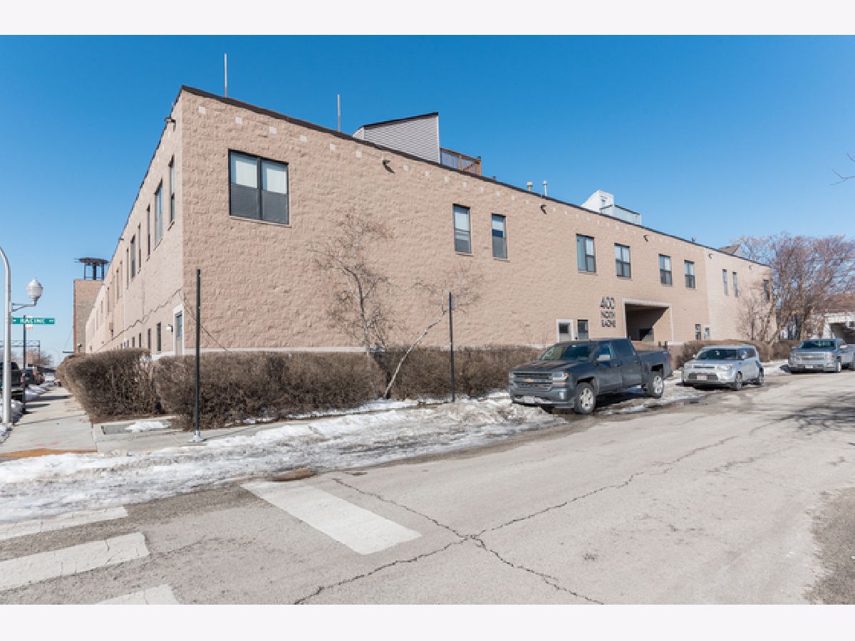 Condos & Townhomes Rented Village Lofts Chicago Illinois, 400 Racine