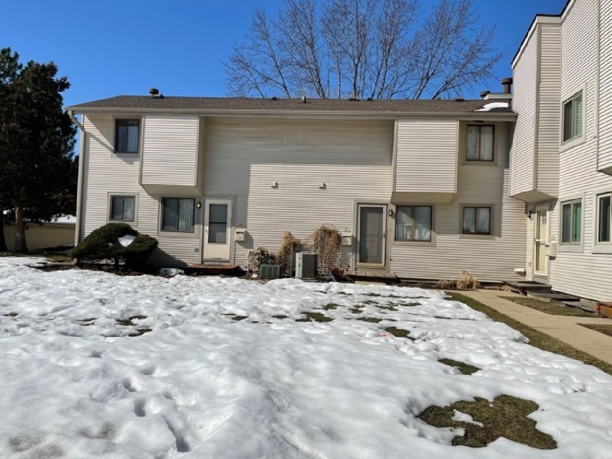 Townhomes Rented Del Lago Schaumburg Illinois, 1012 Emerald