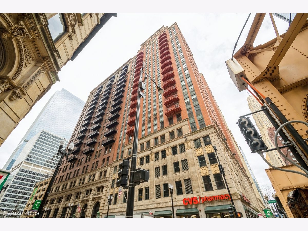 Condominiums Rented Concord At City Center Chicago Illinois, 208 Washington