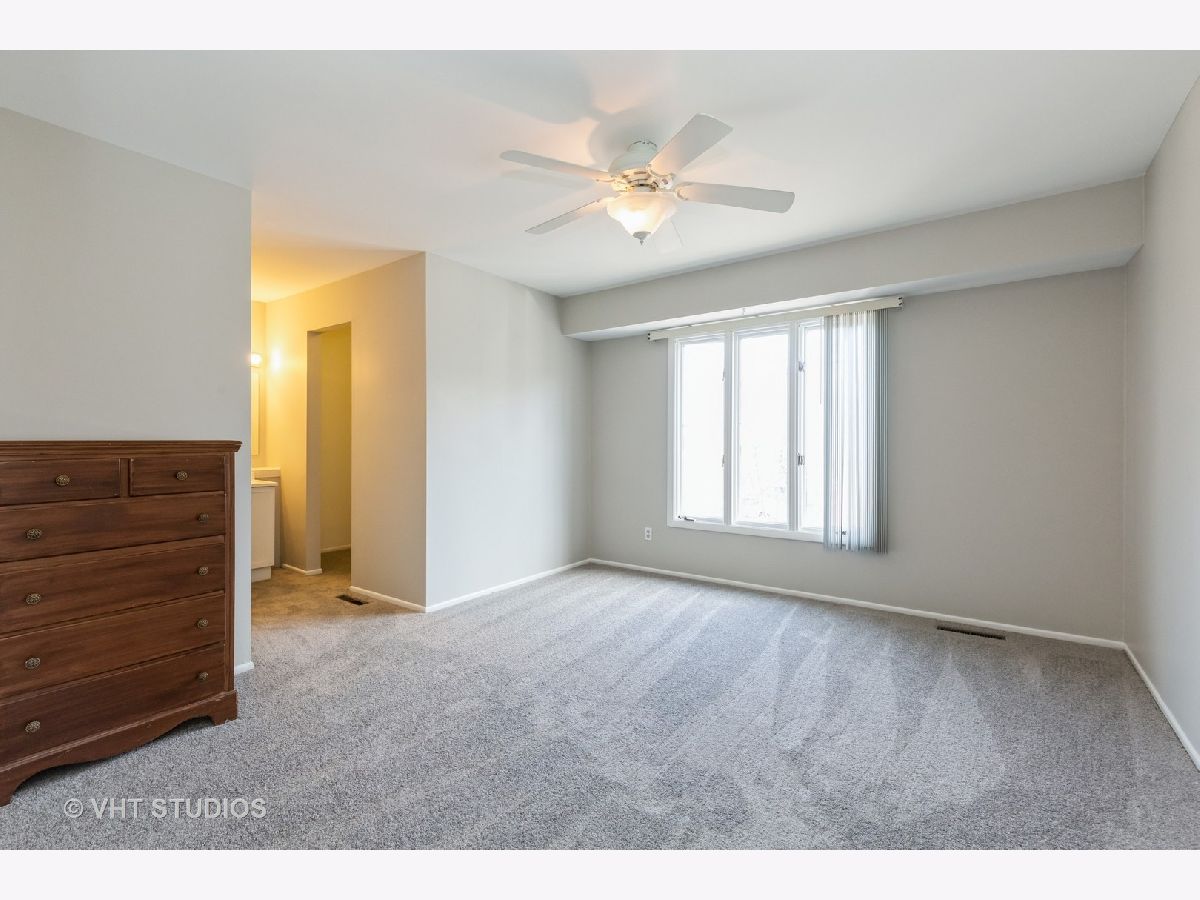 Townhomes Sold Garden Quarter Elgin Illinois, 7 Pioneer Park