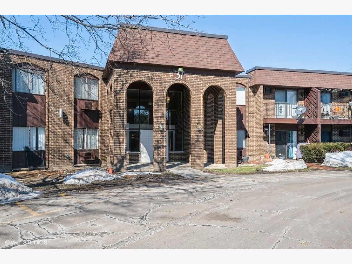 Condominiums Sold Washington Court Mundelein Illinois, 31 Washington