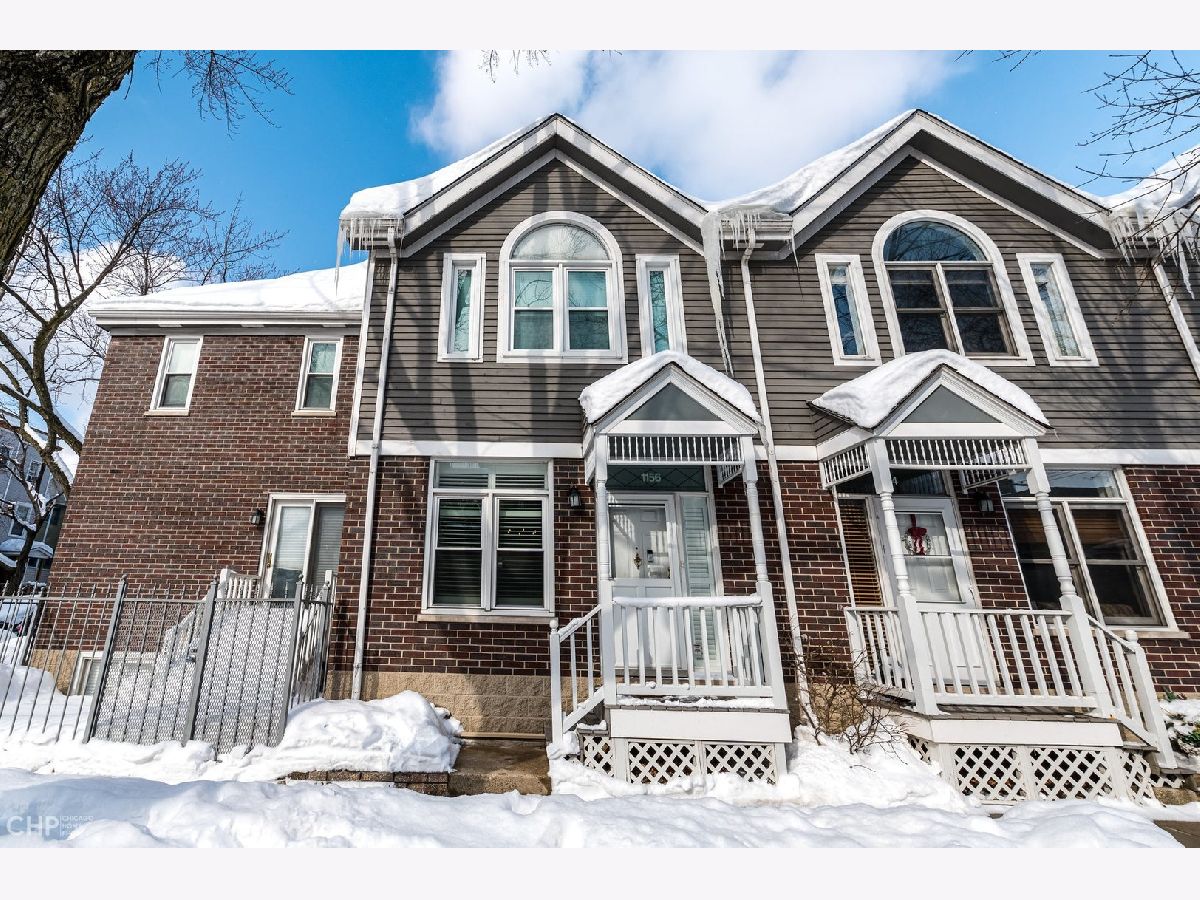 Townhomes Sold Hawthorne Court Chicago Illinois, 1156 School