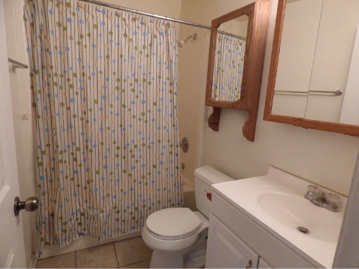 Homes Rented Highland Shores Wonder Lake Illinois, 8908 Woody