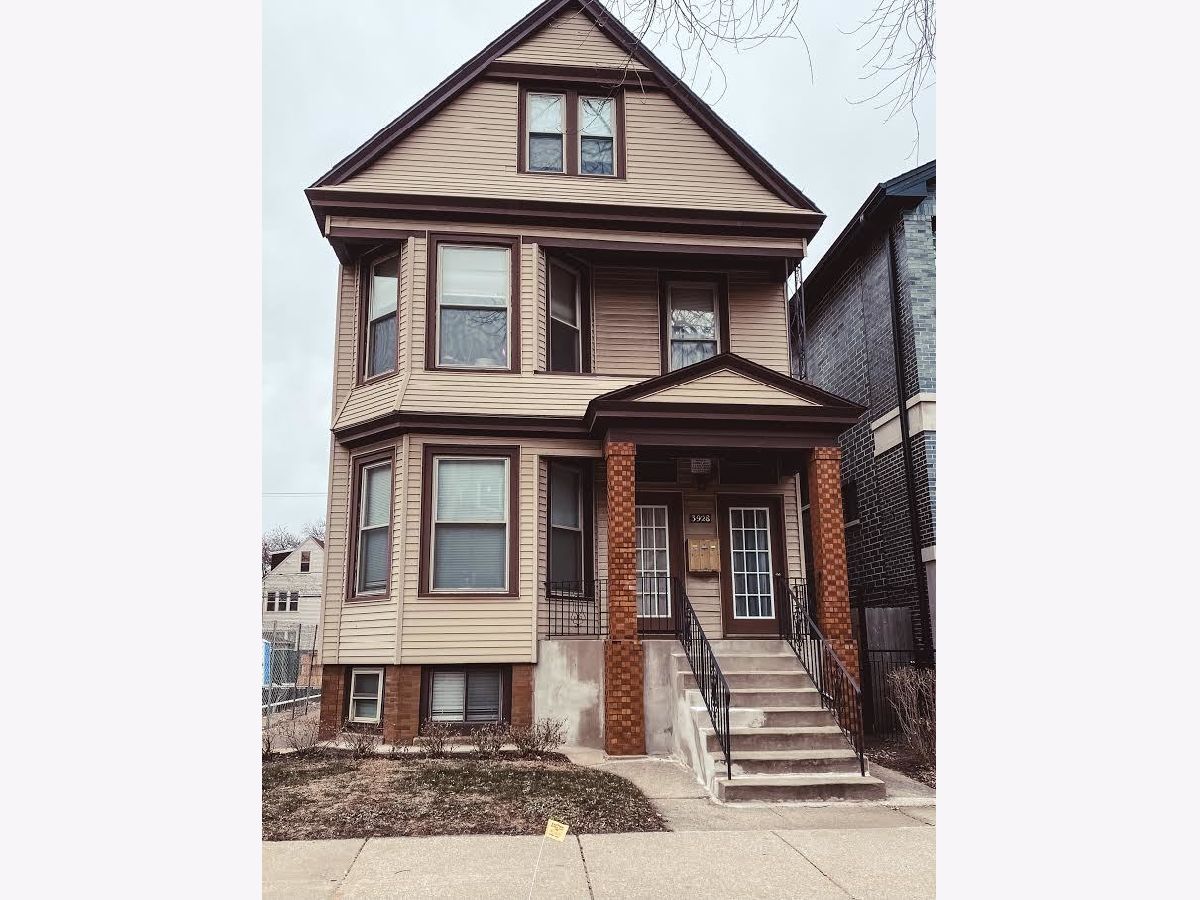 Homes & Condominiums Sold St Bens Chicago Illinois, 3928 Bell