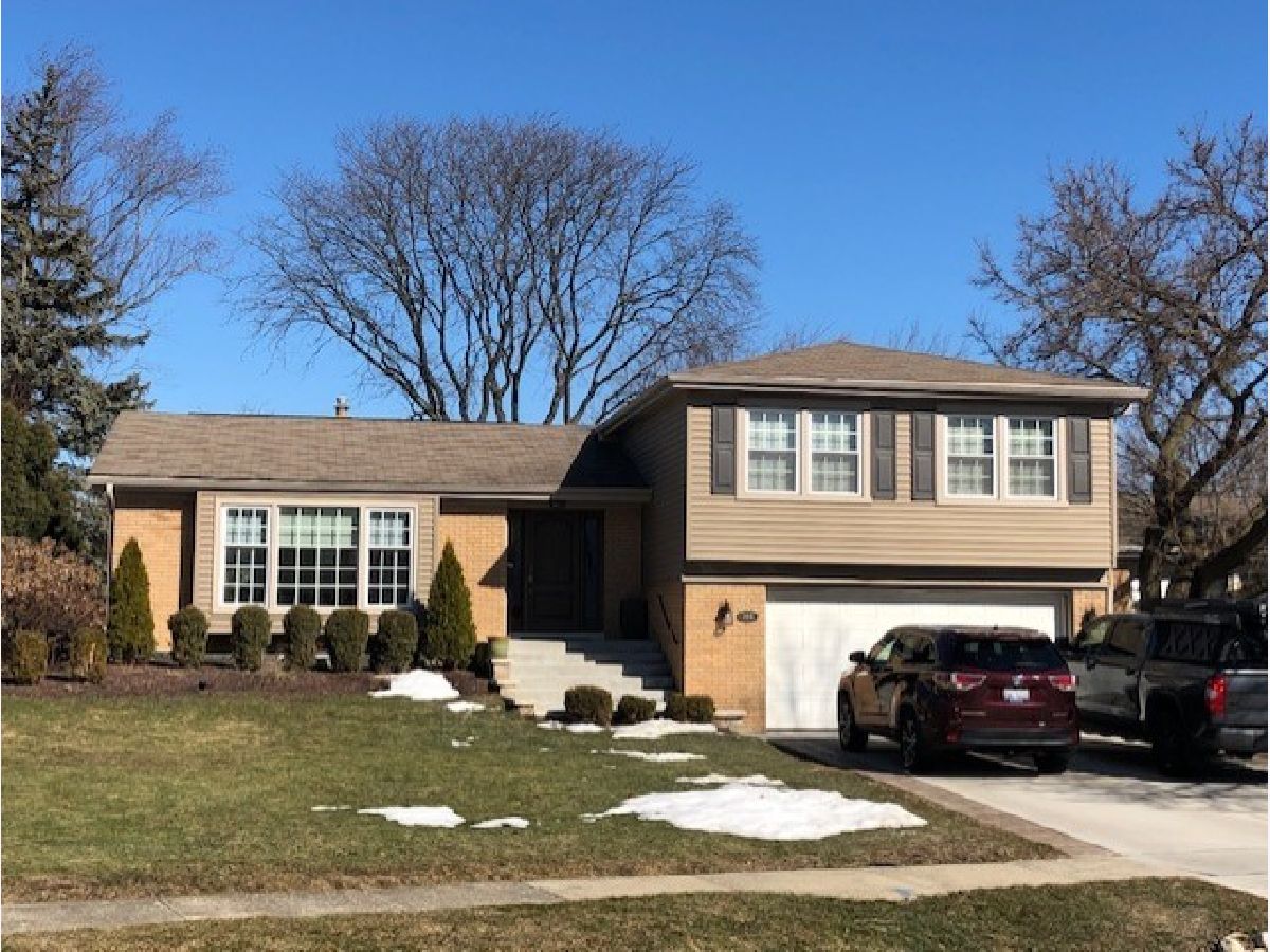 Homes Sold Stonegate Clarendon Hills Illinois, 301 Columbine