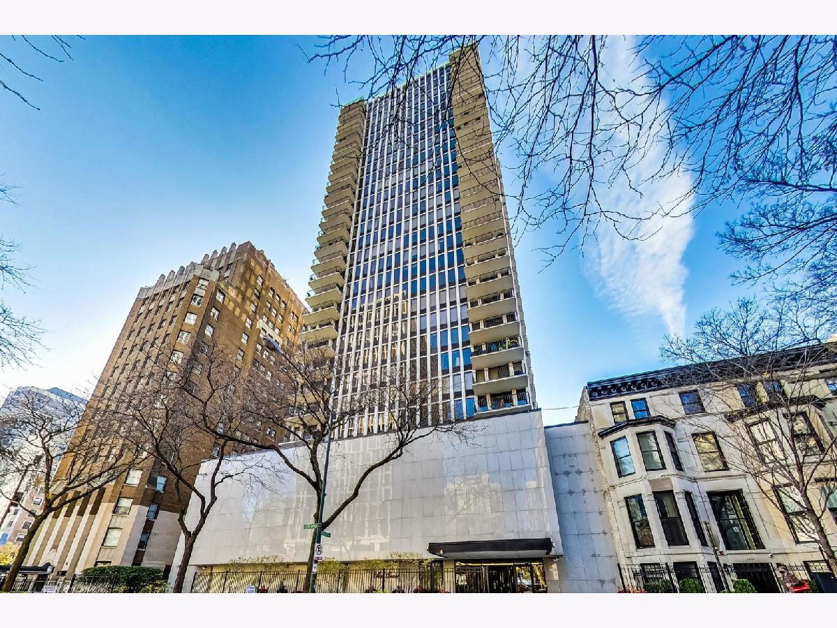 Condominiums Sold State Tower Chicago Illinois, 1230 State
