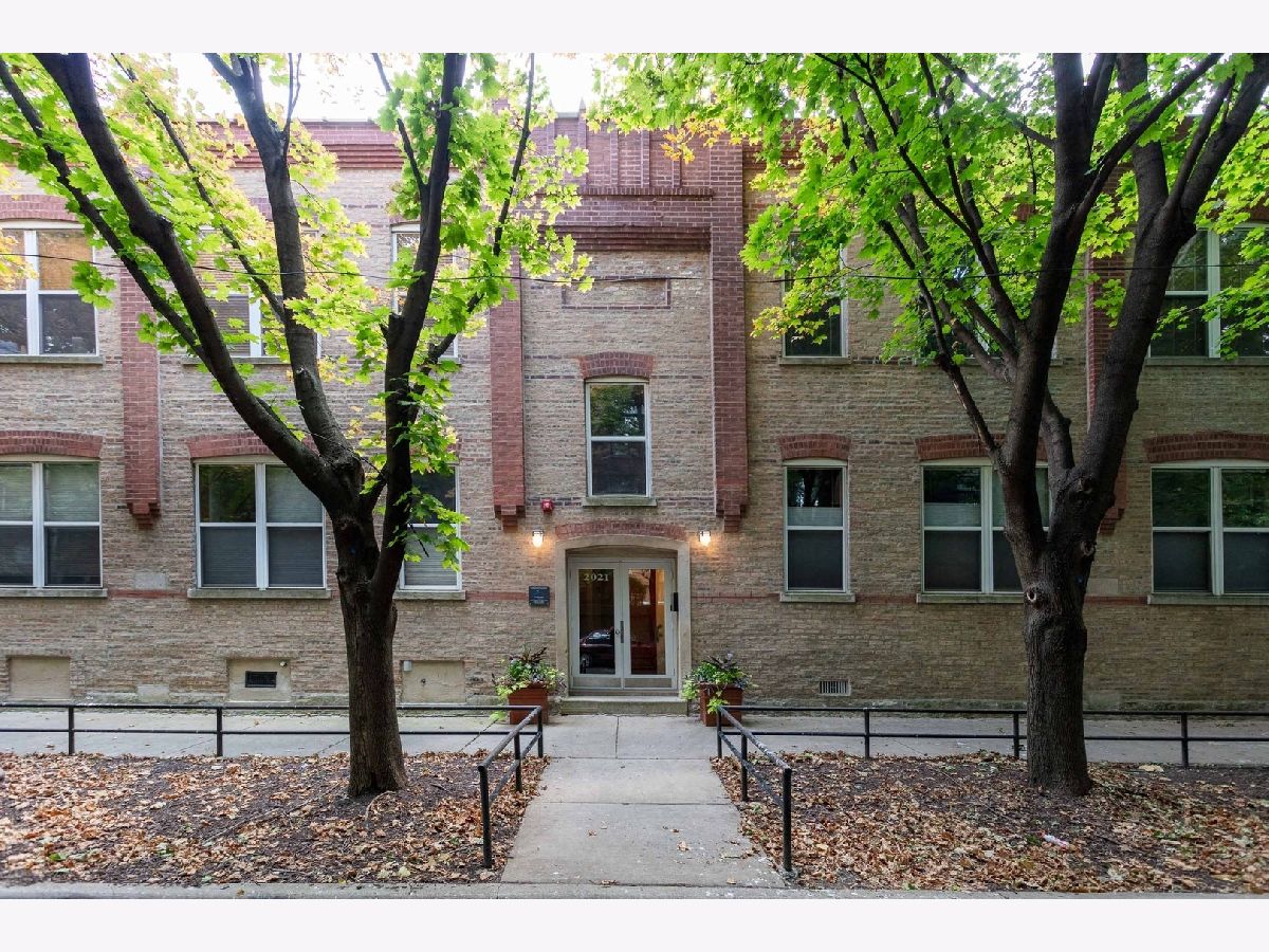 Condominiums Sold Willow Square Chicago Illinois, 2021 Willow
