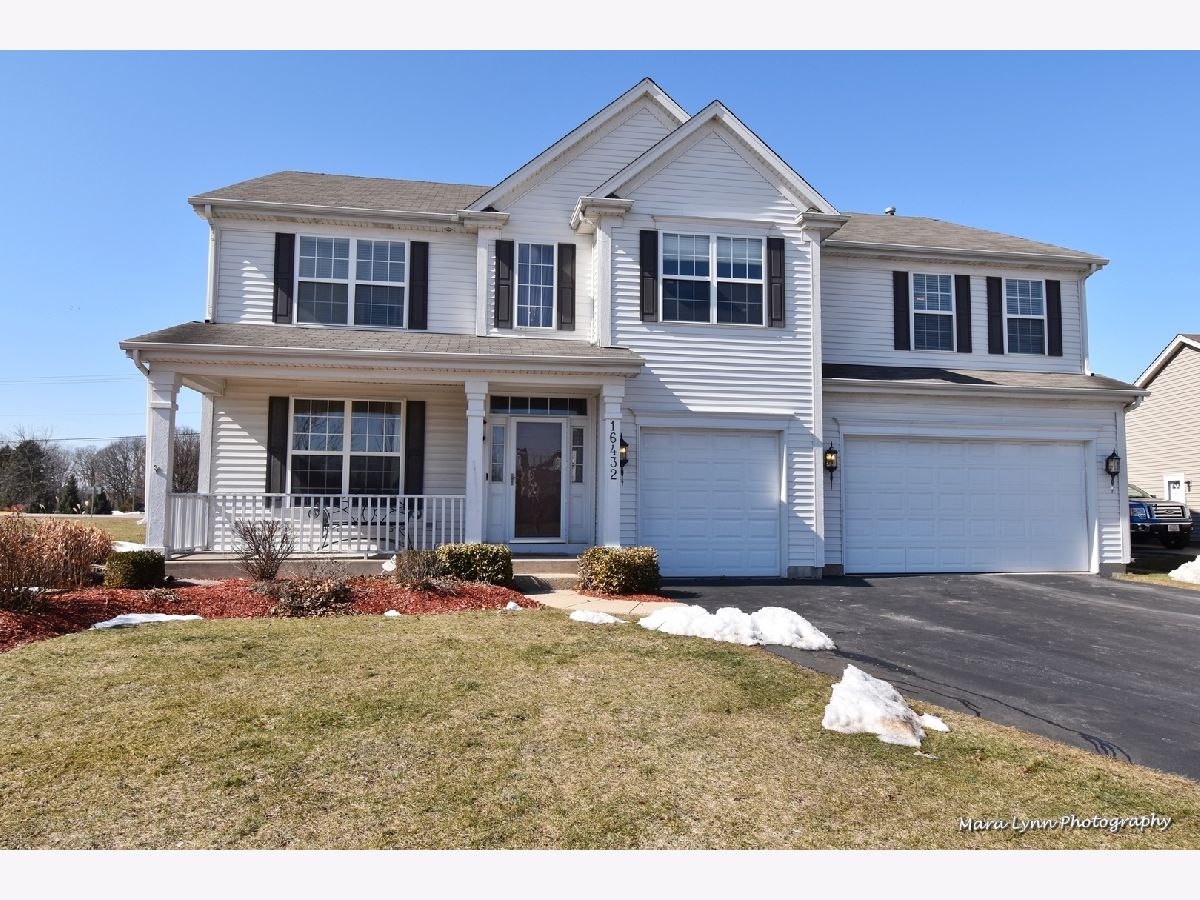 Townhomes & Homes Sold Parkview Meadows Plainfield Illinois, 16432 Fairfield