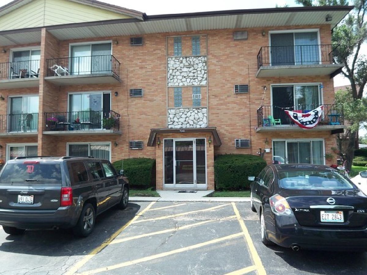 Condominiums Sold Sunrise Worth Illinois, 7540 111th